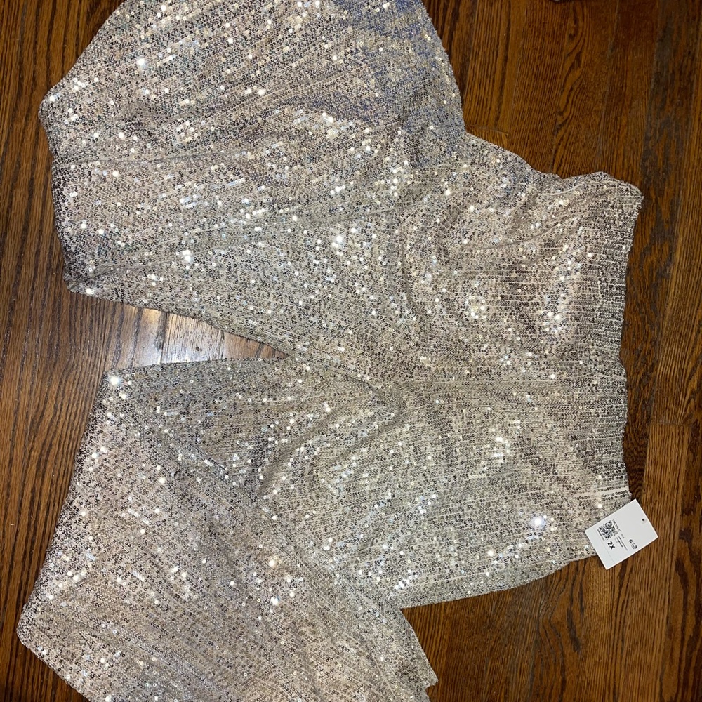 Sequin silver pants - forever 21. New with tags. Stretchy pants sequin